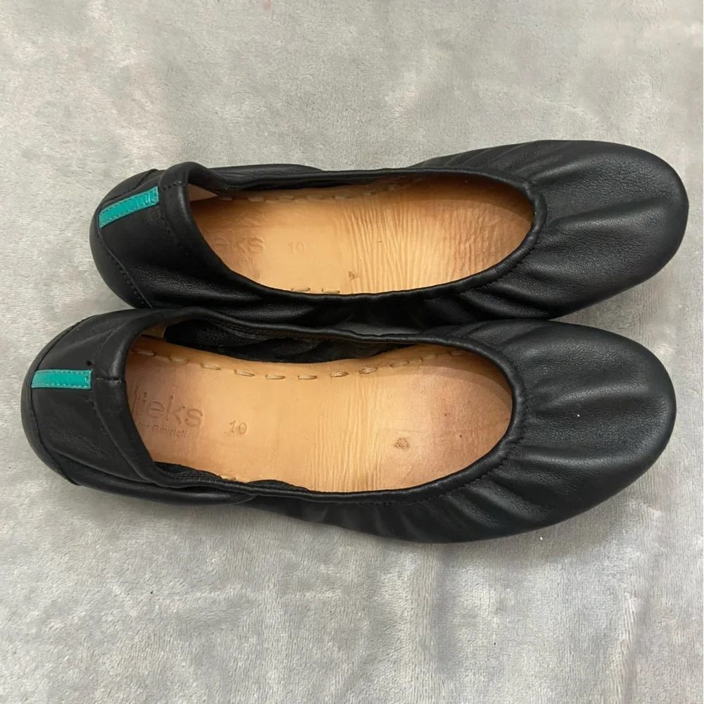 Tieks matte black round toe foldable ballet flats_4